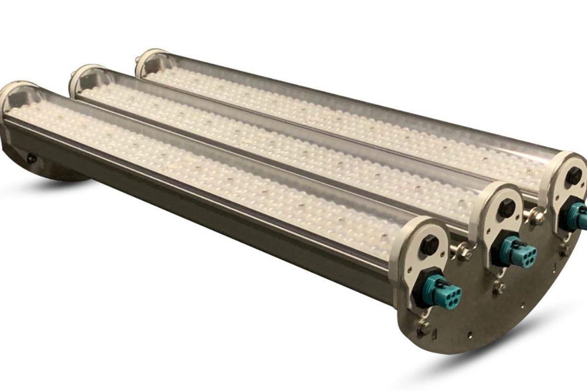 Des luminaires industriels LED équipés de capteurs pour une gestion intelligente des bâtiments