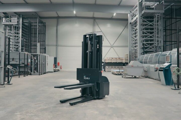 Logistique: véhicules guidés automatisés (AGV) versus robots mobiles autonomes (AMR)